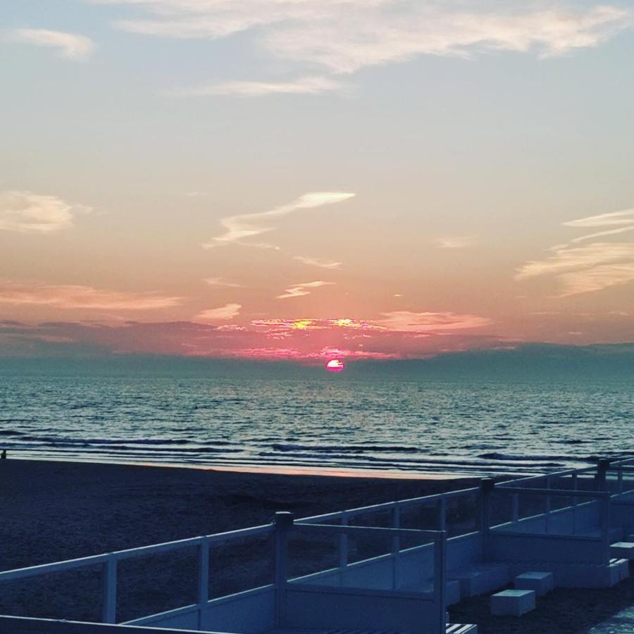 Studio De Strandloper Met 1 Zetelbed En 1 Bedkast Apartment Middelkerke Luaran gambar